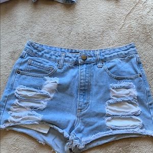 Waisted denim shorts!!💙